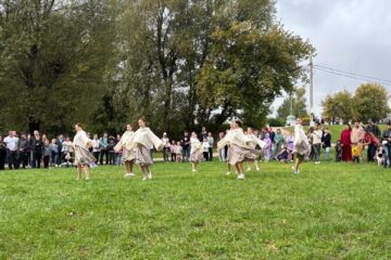 Выступление хореографической студии «Триумф» на мероприятии «Русский двор»