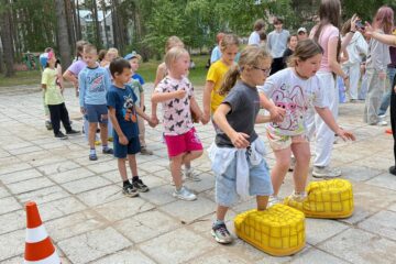 Сегодня МБУ «Дворец культуры посёлка Литвинки» провёл игровую программу «Выходи во двор, поиграем!» для ребят из ГБУЗ Детский санаторий «Прометей»!
