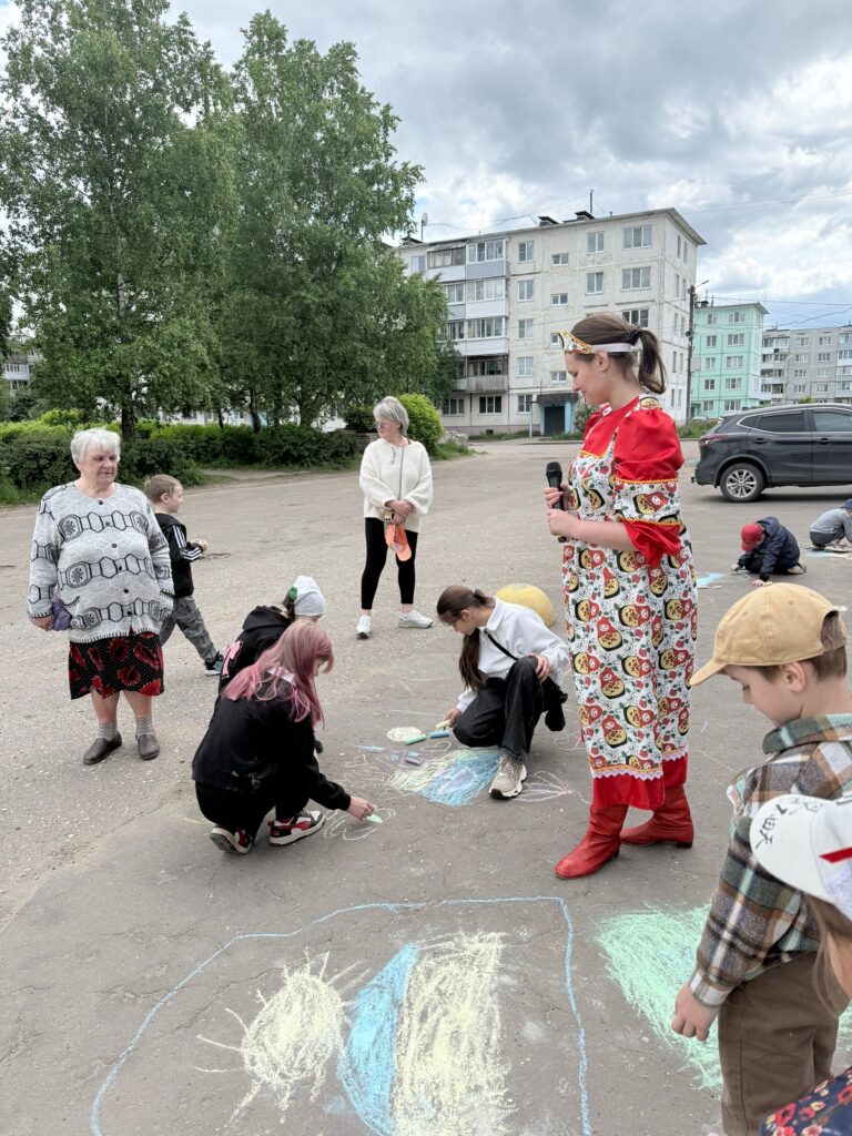В МБУ «Дворец культуры посёлка Литвинки» прошёл конкурс рисунков на асфальте «Лето в любимом посёлке Литвинки»!