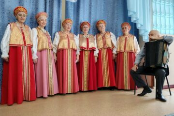 Сегодня ансамбль русской песни «Вечерки» подарил частичку своего тепла жителям Тверского геронтологического центра.